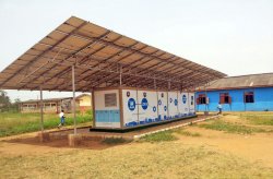 De nieuwe containergeneratie van Karmod wordt gebruikt voor de opslag van zonne-energie in Nigeria.