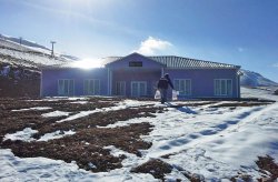Karmod's geprefabriceerde gebouwen blijven aan de top: nieuw ski-centrum gebouwd op de berg Ergan.